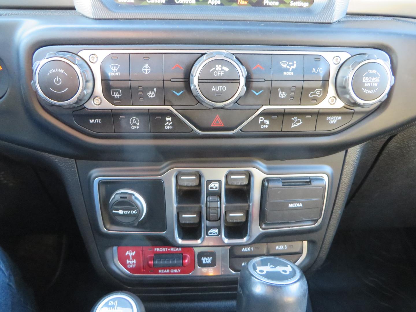 2020 White /TAN Jeep Wrangler Unlimited Rubicon (1C4HJXFG8LW) with an 3.6L V6 DOHC 24V FFV engine, 6A transmission, located at 2630 Grass Valley Highway, Auburn, CA, 95603, (530) 508-5100, 38.937893, -121.095482 - 3" Zone offroad suspension system, Fox adventure series shocks, rocksliders, Teraflex HD tire relocation, Mopar HD tailgate hinge, 17" KMC wheels, and 37" BFG KO2 tires. - Photo#29